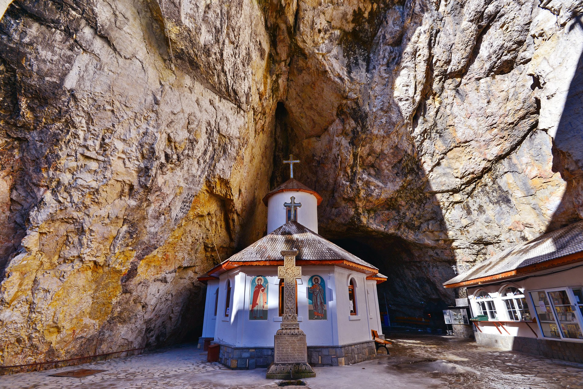 Ialomița Cave & monastery