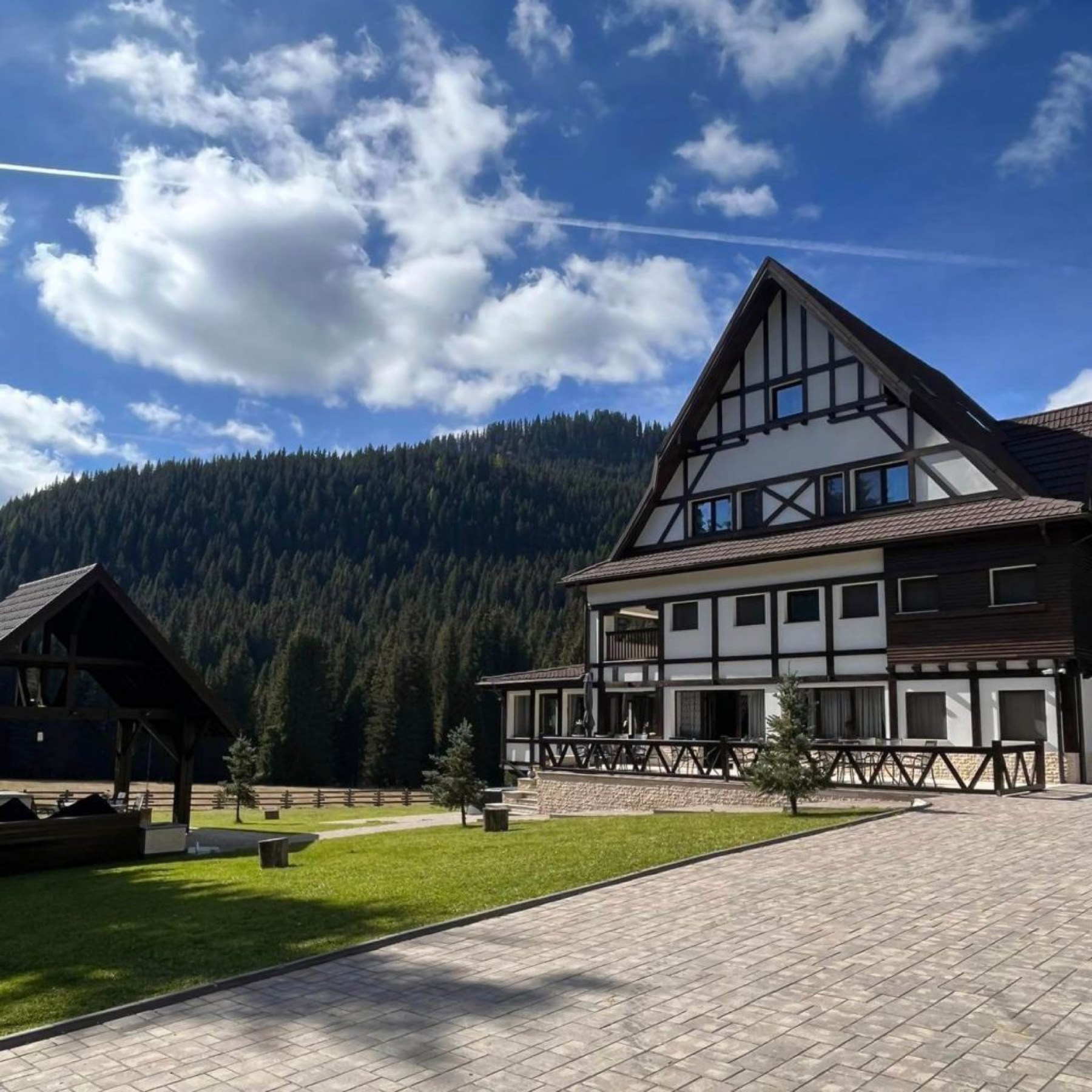 Chalet Alpina, Padina–Peștera, Bucegi Mountains