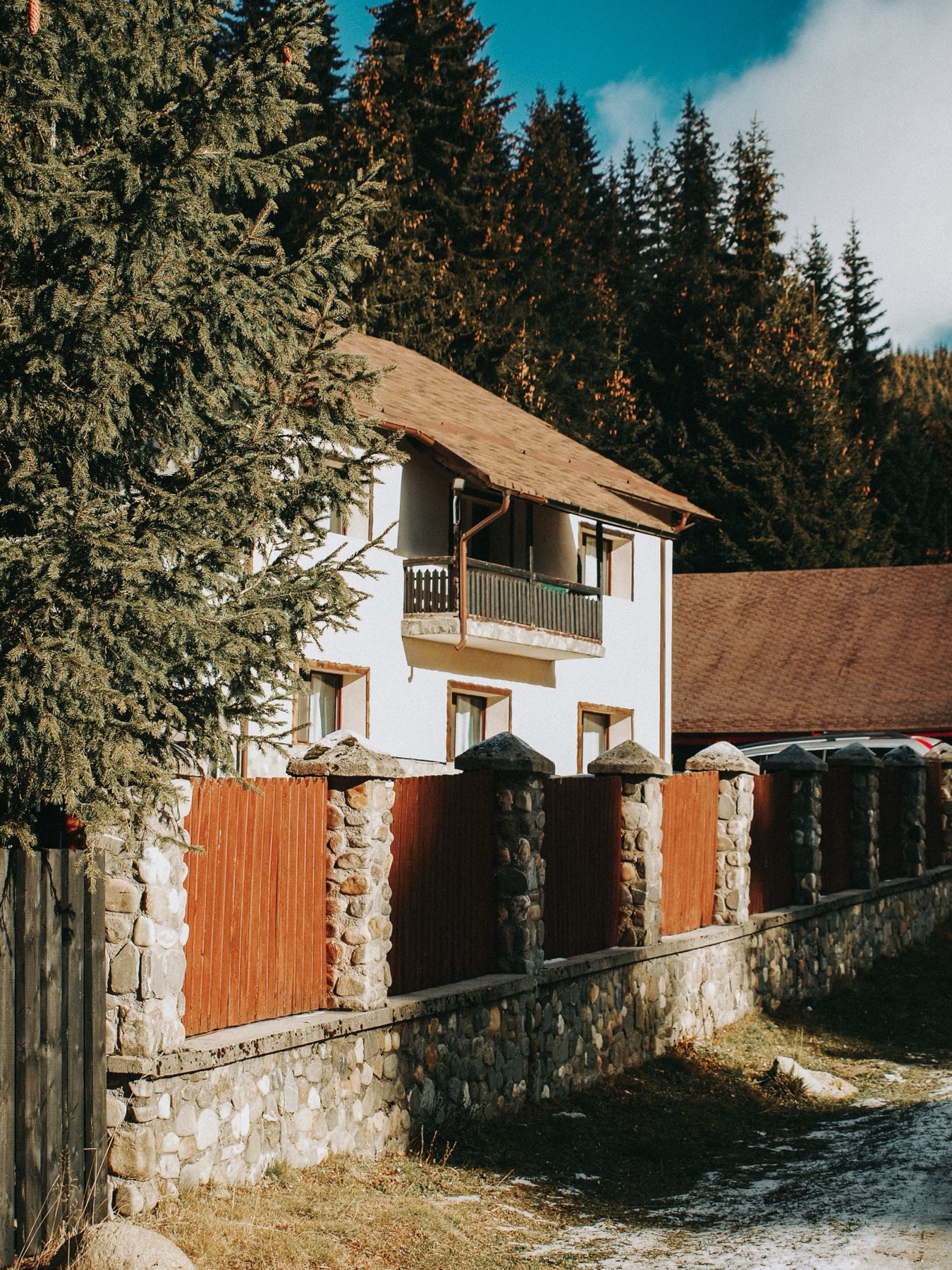 Mounthoff Retreat, Padina–Peștera, Bucegi Mountains