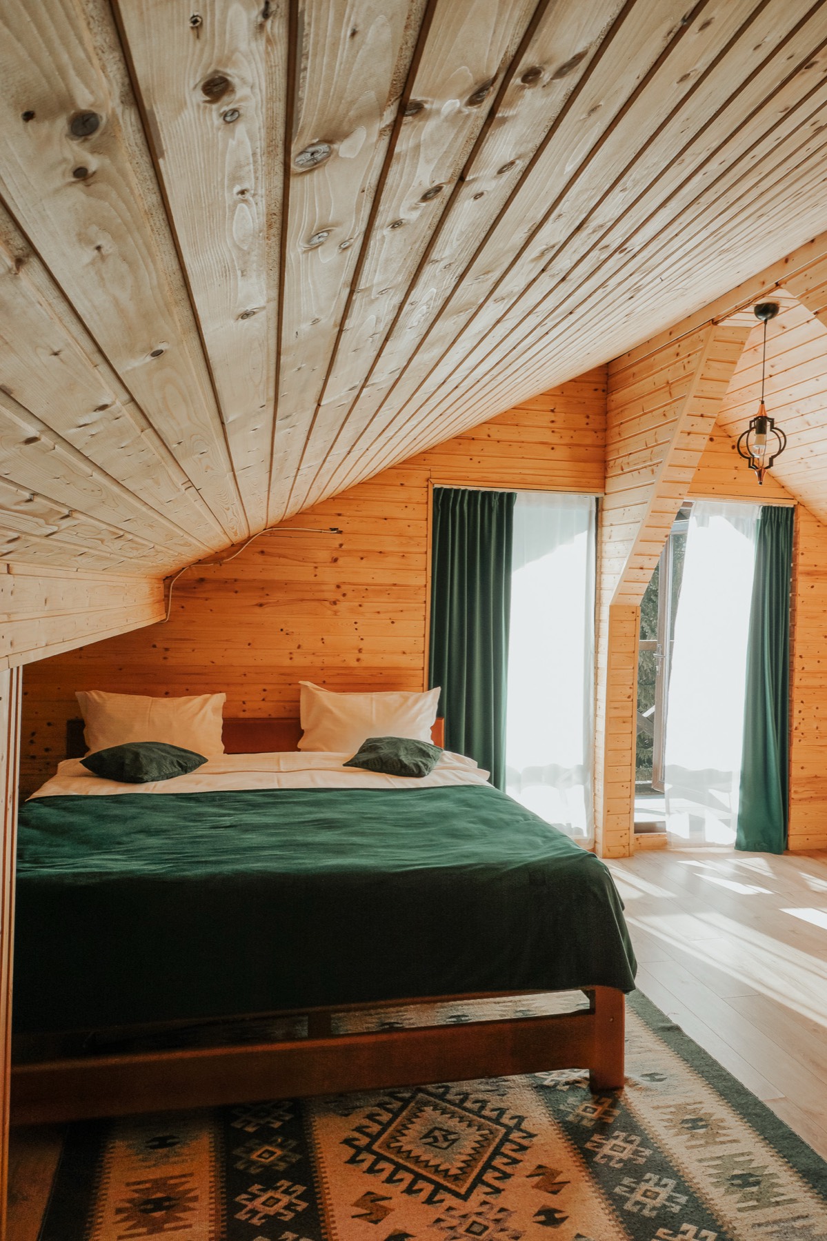 Mounthoff Retreat, Padina–Peștera, Bucegi Mountains